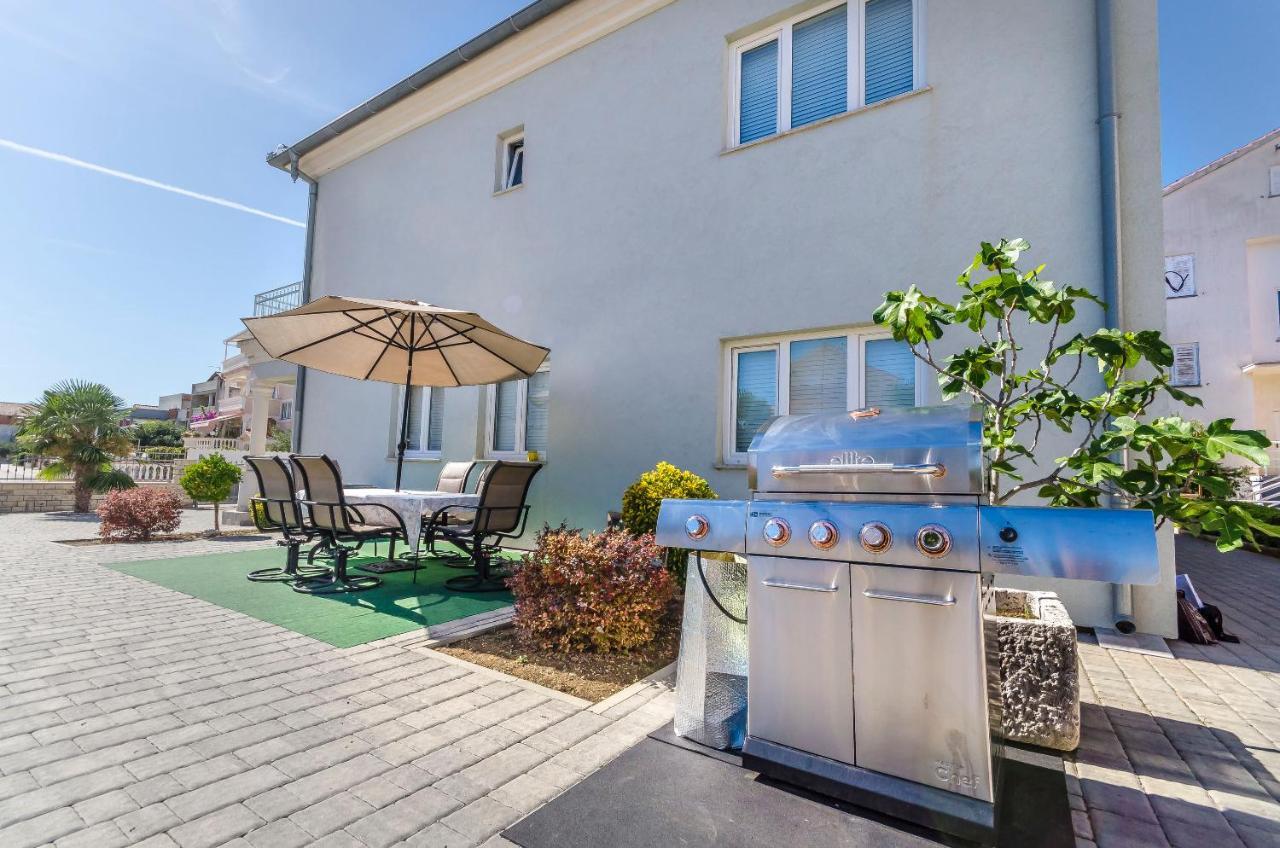 Apartment Canada Dream Vacation Srima Exterior photo