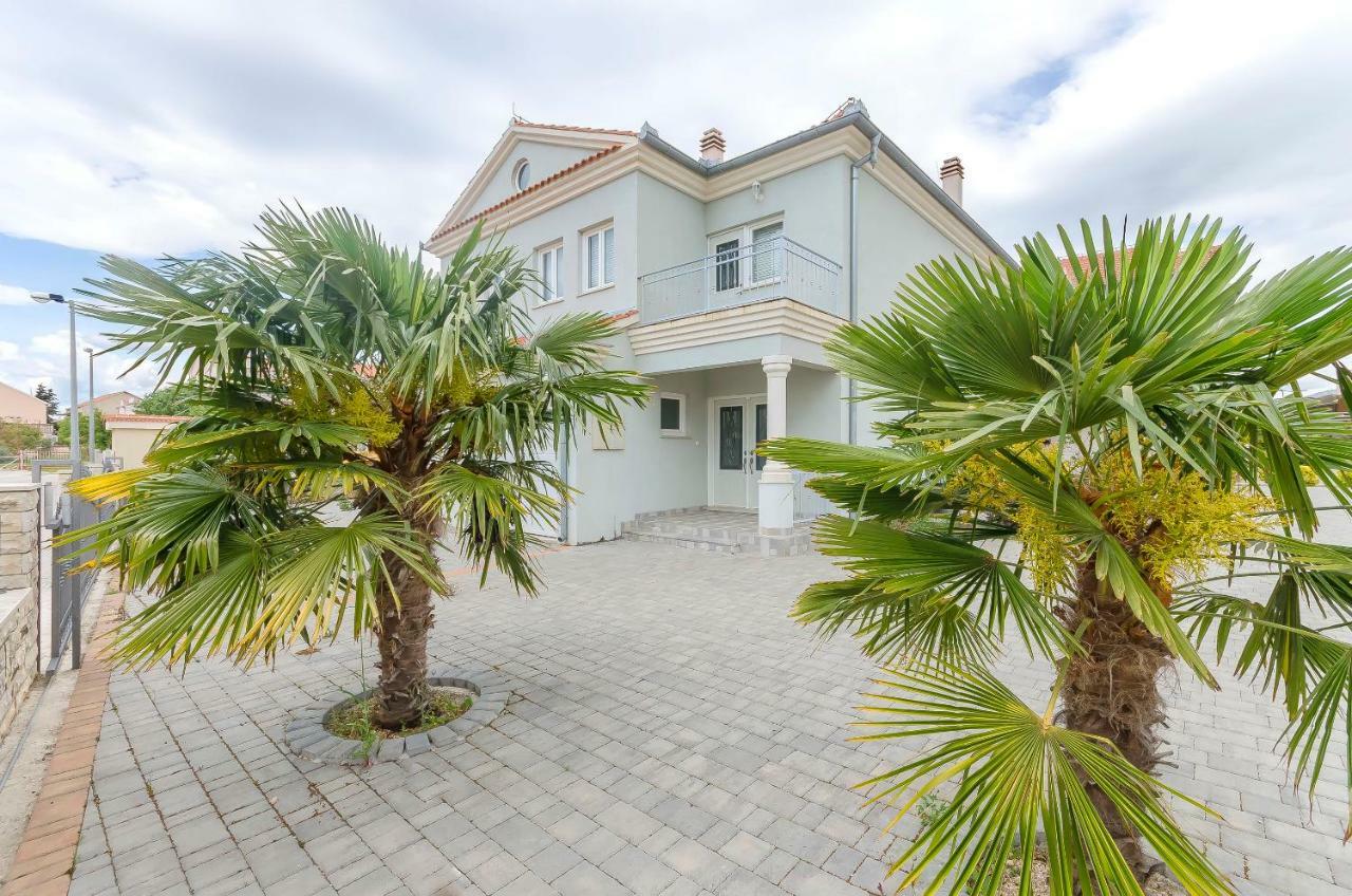 Apartment Canada Dream Vacation Srima Exterior photo
