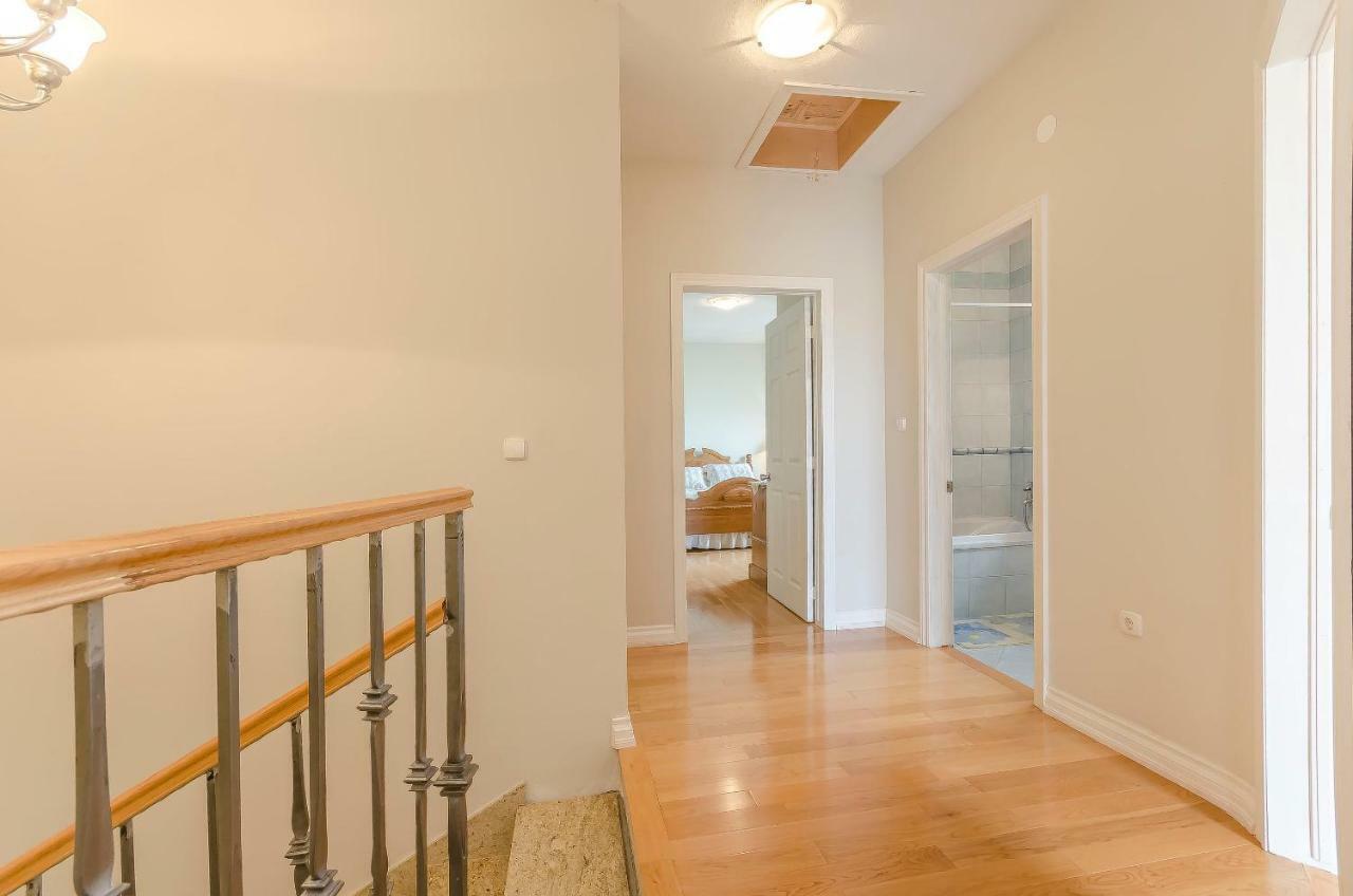 Apartment Canada Dream Vacation Srima Exterior photo